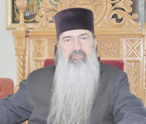 IPS Teodosie slujeşte duminică la mănăstirea Crucea
